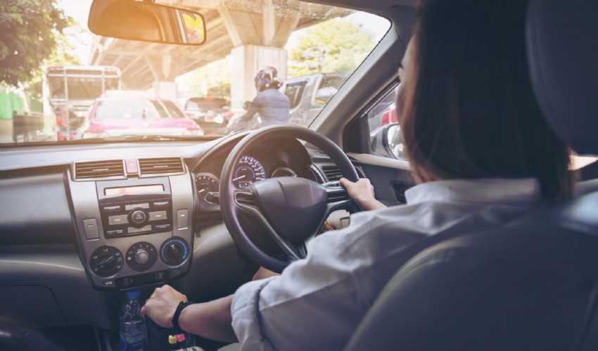 Bình tĩnh khi tắc đường