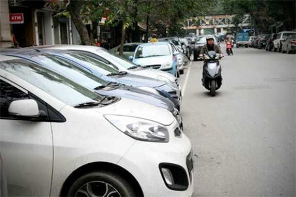 Lùi (tiến) xe lên vỉa hè