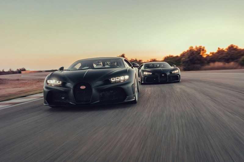 Bugatti Chiron Pur Sport và Chiron Super Sport 300+