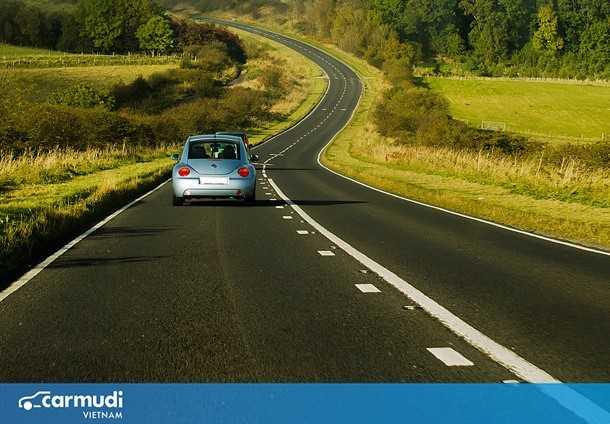 Điểm danh top 10 kinh nghiệm lái xe đường trường