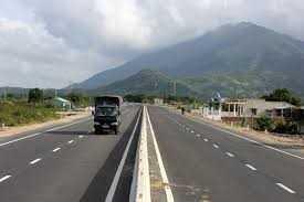 7 lỗi sơ đẳng của các bác tài khi di chuyển trên đường cao tốc