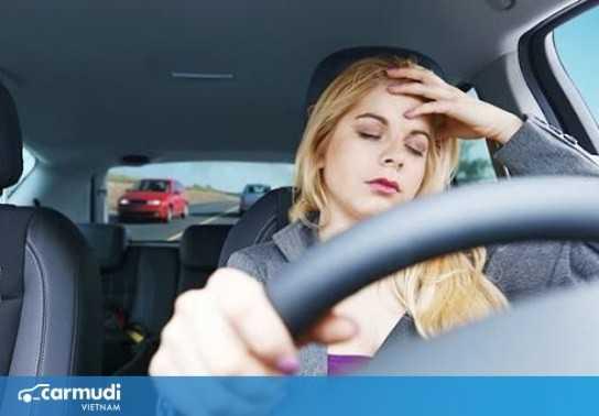 Người lái xe ô tô thường gặp những vấn đề gì liên quan đến sức khỏe?