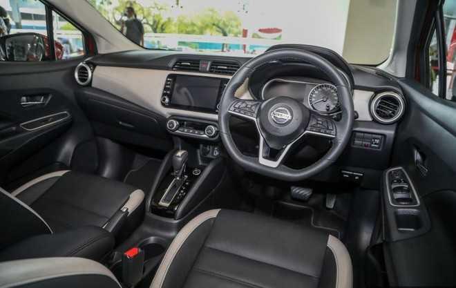 Nội thất Nissan Sunny 2020