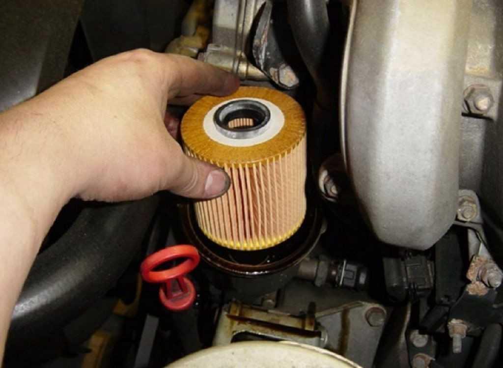 Cốc lọc dầu ô tô