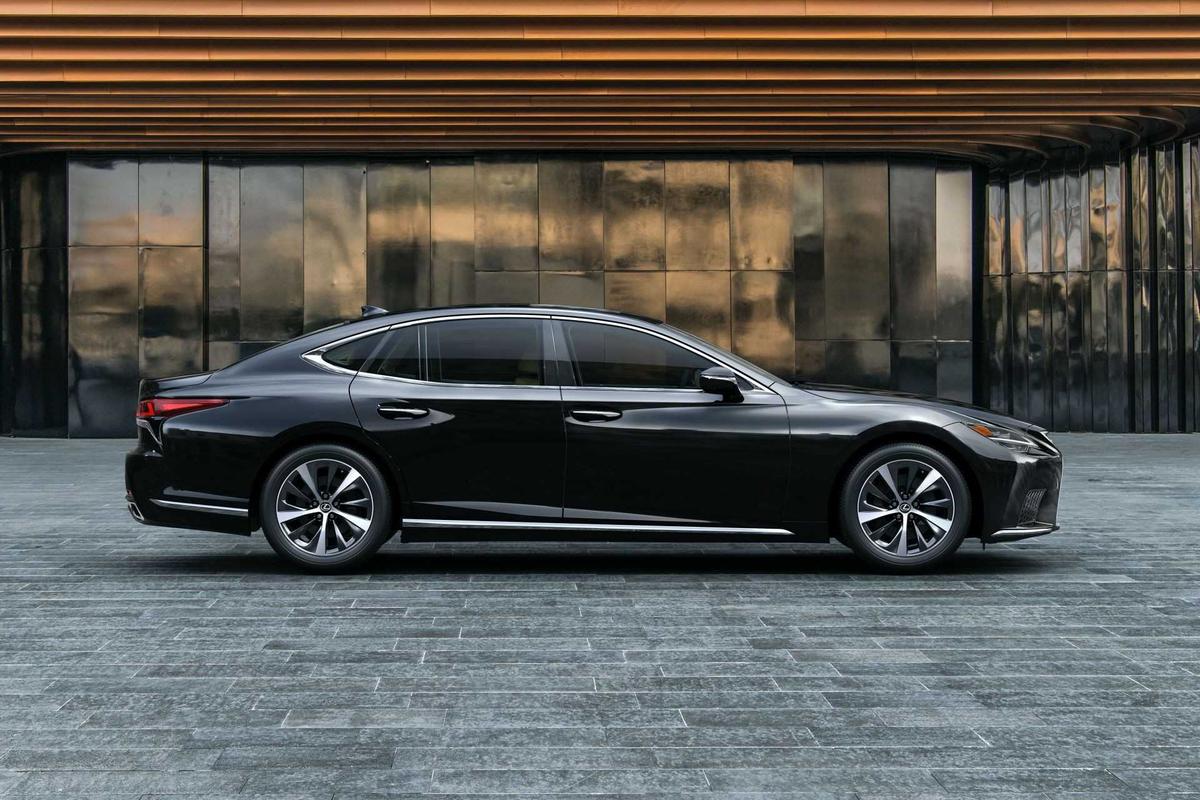 Lexus LS 2021