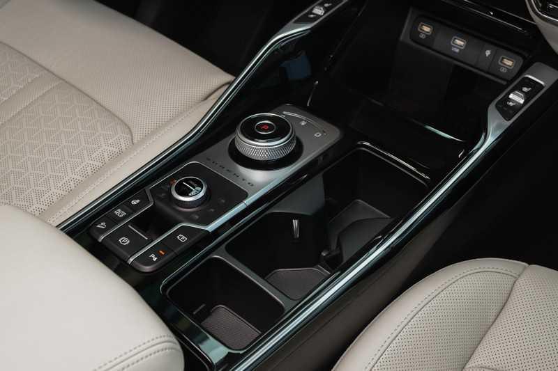 Núm xoay cần số của Kia Sorento 2020