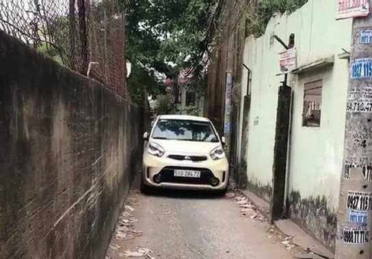 Bí quyết lái ô tô dễ dàng trong ngõ nhỏ