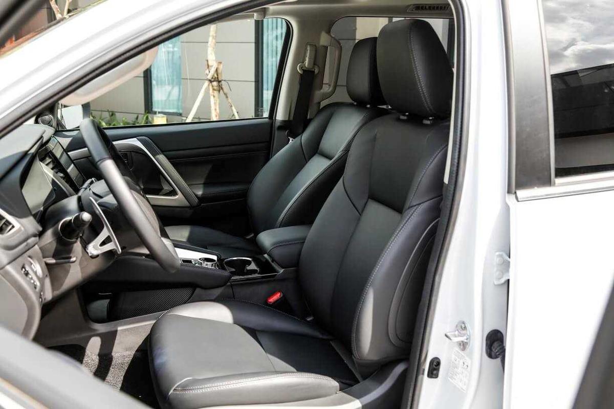 Nội thất Mitsubishi Pajero Sport 2020