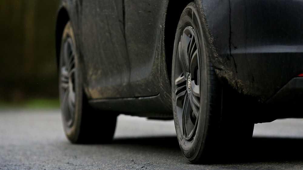 Tăng tốc đột ngột hoặc bất ngờ dừng xe