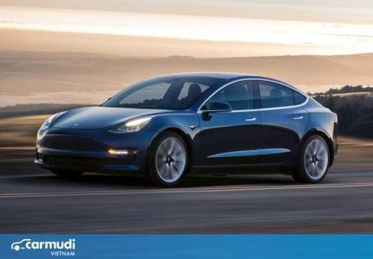 Cản sau của Tesla Model 3 bi rơi khi xe đang chạy