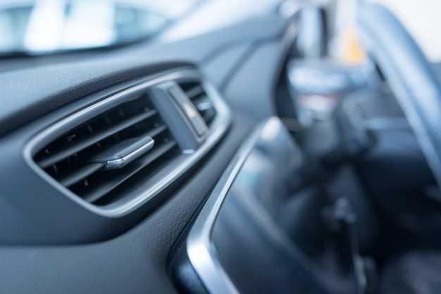 Cần lưu ý đến vấn đề nước điều hòa ô tô bị chảy ngược vào bên trong