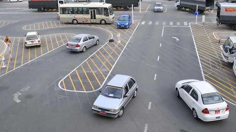 Bằng lái ô tô B1 và B2: Chọn học bằng nào mới phù hợp?