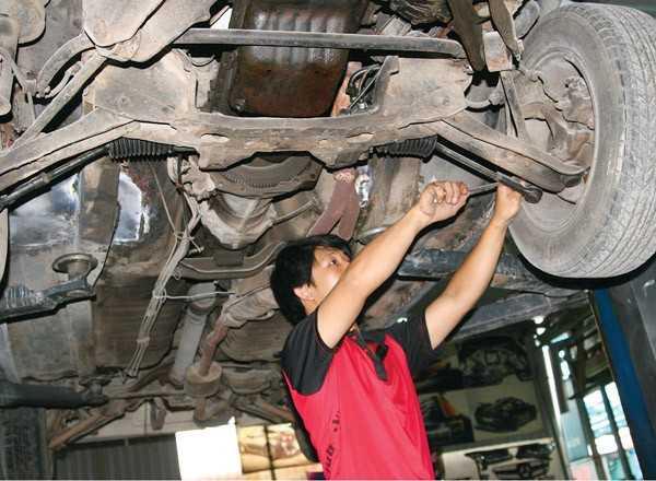 Những dấu hiệu cho thấy ô tô đã bị thủy kích