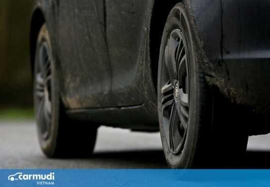 Những nguyên nhân khiến lốp xe bị ăn mòn