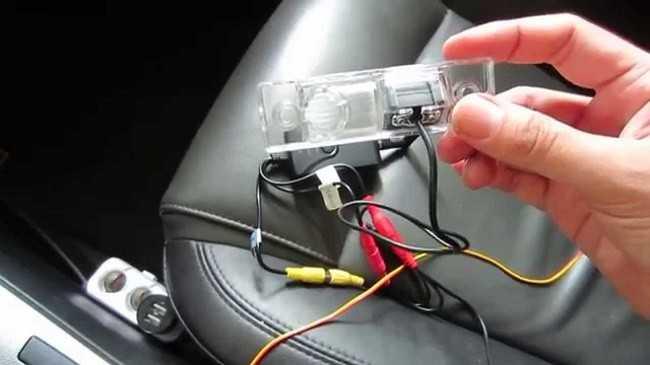 Đi dây cho camera lùi xe tải