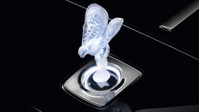 Biểu tượng Spirit Of Ecstasy phát sáng