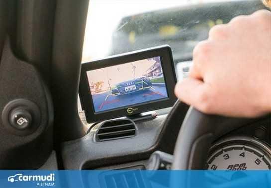 Vì sao camera lùi không hiển thị lên màn hình