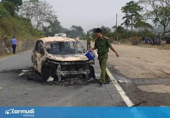 Xử trí như thế nào khi thấy xe đang cháy?