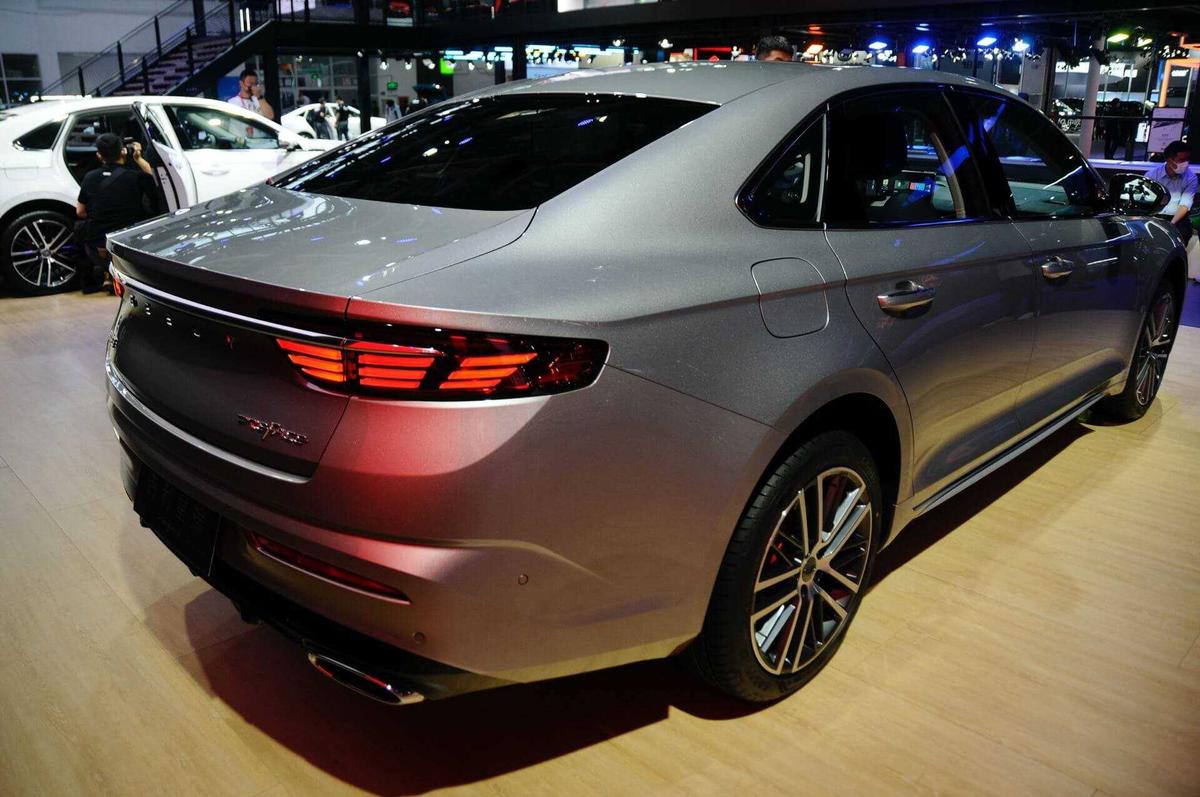 Geely Preface 2021