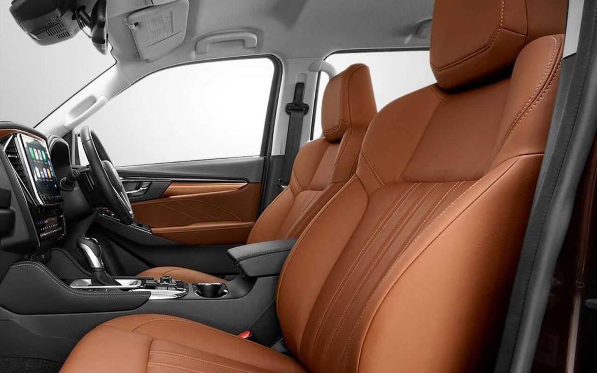 Nội thất Isuzu MU-X 2021