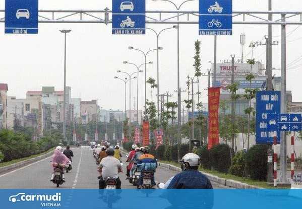 2 loại biển báo dễ nhầm lẫn nhất: Phân làn và gộp làn