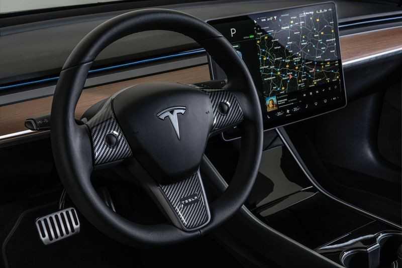 Nội thất Startech Tesla Model 3
