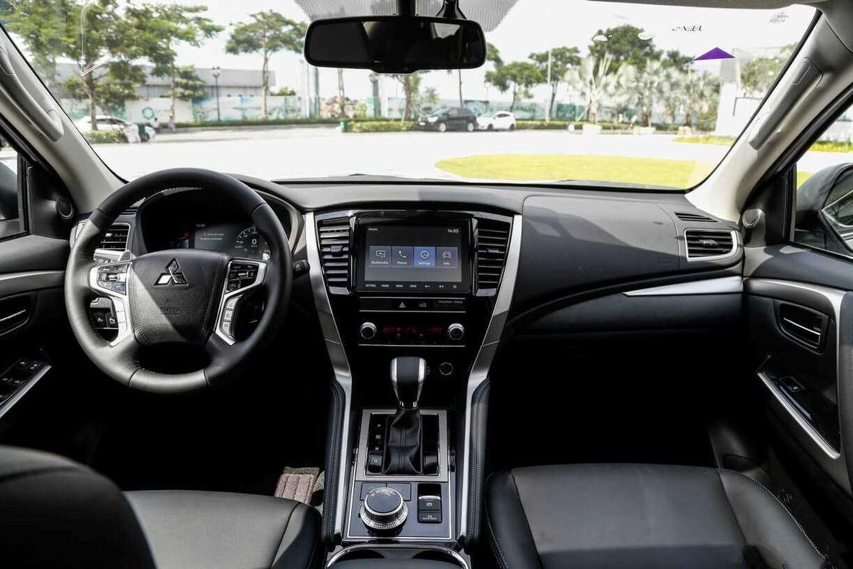 Nội thất Mitsubishi Pajero Sport 2020