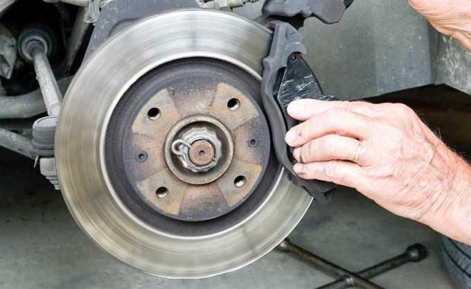 Những tác hại nếu không thay dầu phanh định kỳ