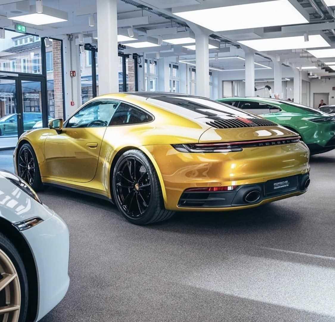 Porsche 992 Carrera