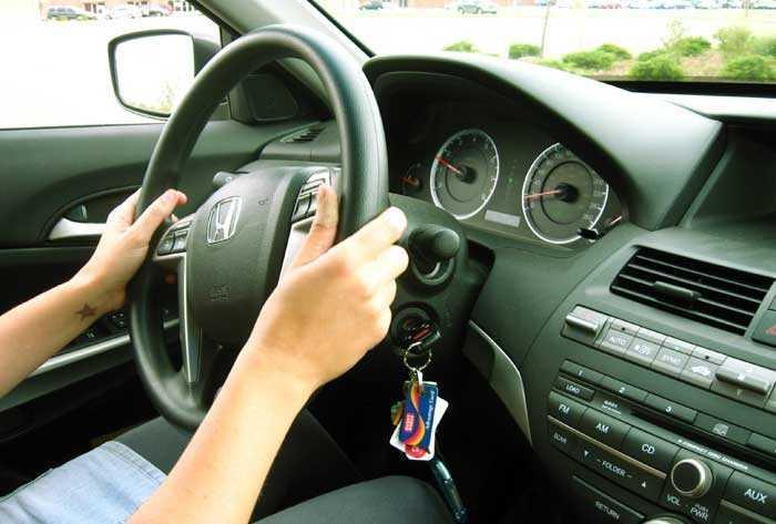 Chưa có bằng lái xe có mua xe được không