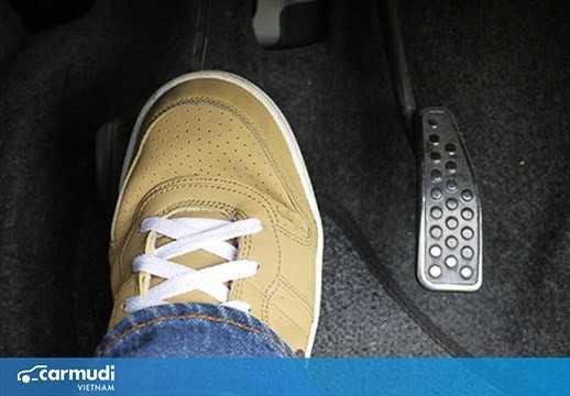 Nắm vững cách phanh và dừng xe an toàn