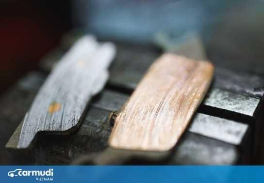 Làm thế nào để nhận biết đã đến lúc thay má phanh?