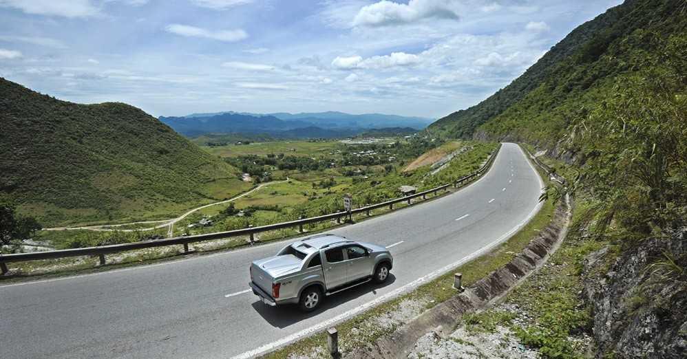 Những tình huống không nên cố vượt khi tham gia giao thông