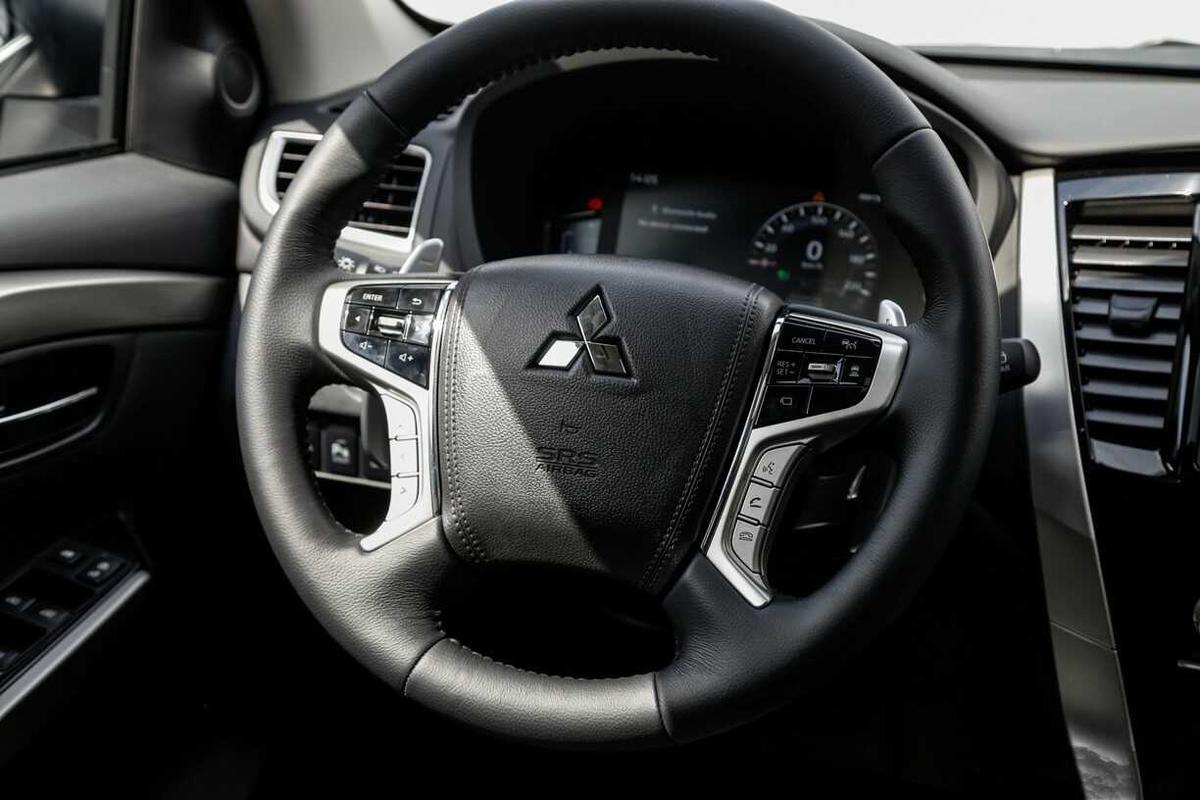 Nội thất Mitsubishi Pajero Sport 2020