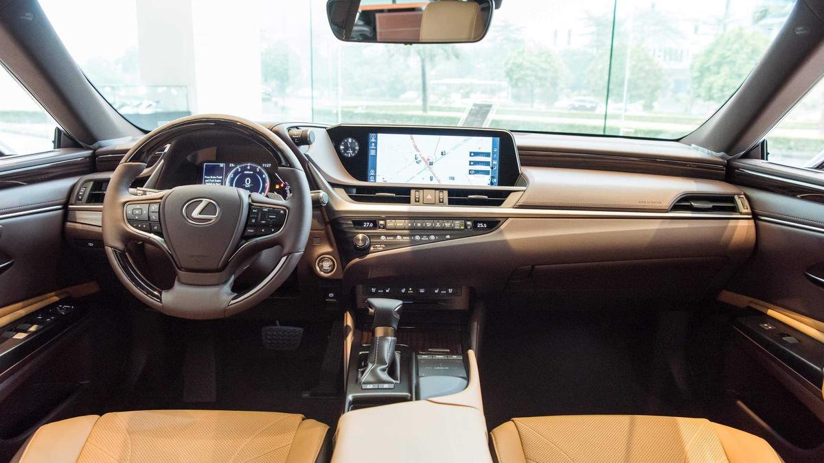 Nội thất Lexus ES 2021