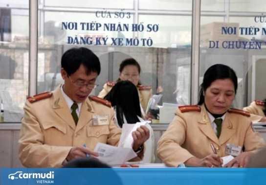 Thủ tục sang tên xe được thực hiện bởi cơ quan nào?