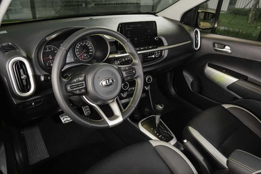 Nội thất Kia Morning 2021 X-Line