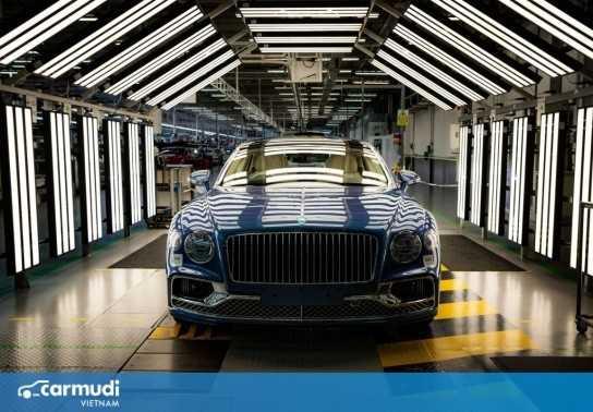 Ra mắt trước Mercedes-Maybach S-Class 2021, Bentley Flying Spur V8 đang được phân phối đến tay khách hàng