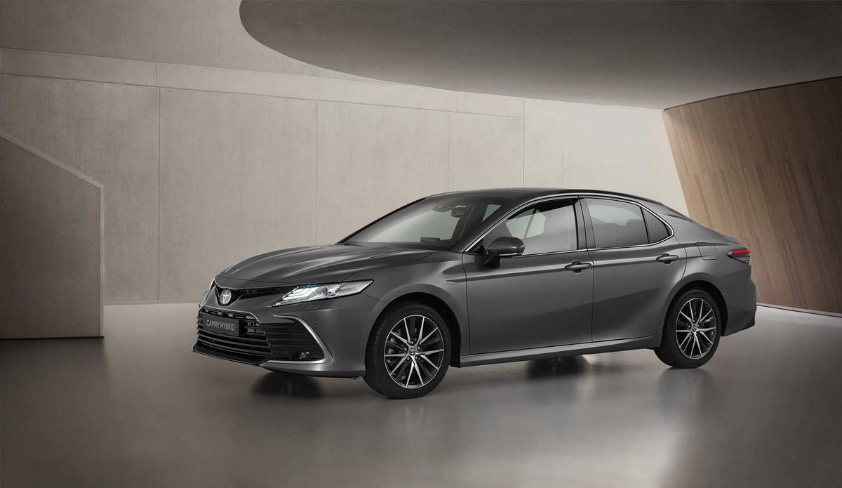 Toyota Camry Hybrid 2021