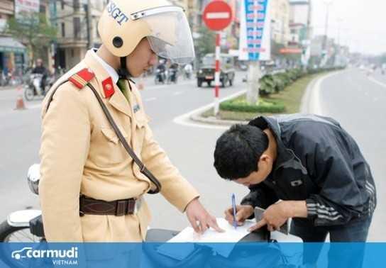 Khi nào thì được nộp phạt nhanh cho cảnh sát giao thông?