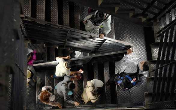 Không chuyển kẹt xe từ trong ra ngoài sân bay