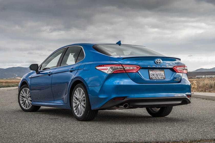 Toyota Camry XLE Hybrid