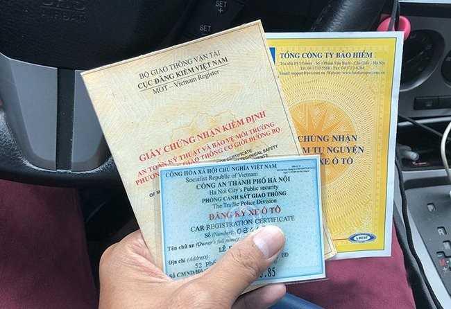 giấy phép lái xe và giấy đăng kí xe