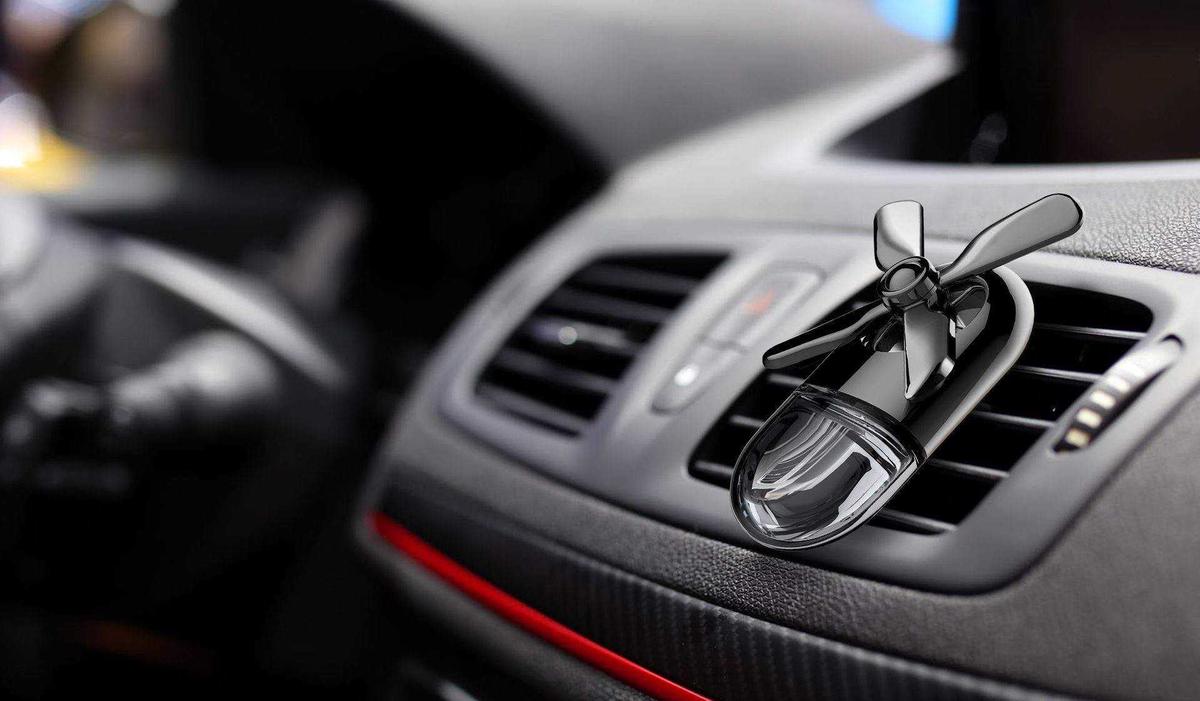 nước hoa ô tô cài cửa gió