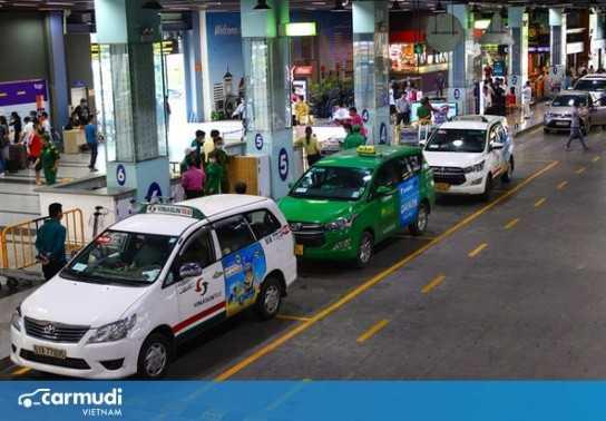 Sân bay Tân Sơn Nhất phân lại làn, xe công nghệ muốn có làn riêng