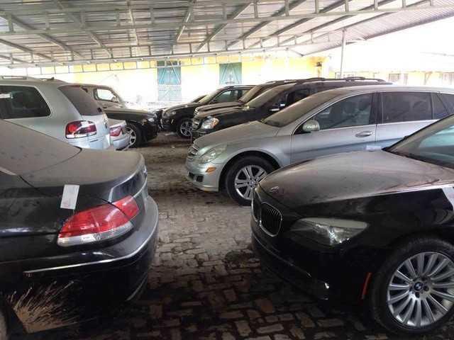 Đem xe của khách cắm ngân hàng