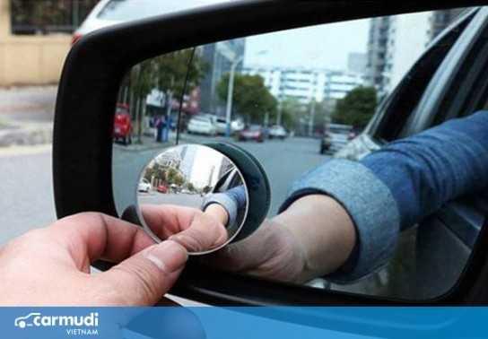 Gương cầu lồi gắn kính chiếu hậu như thế nào?