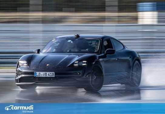 Kỷ lục quãng đường drift dài nhất thế giới gọi tên Porsche Taycan