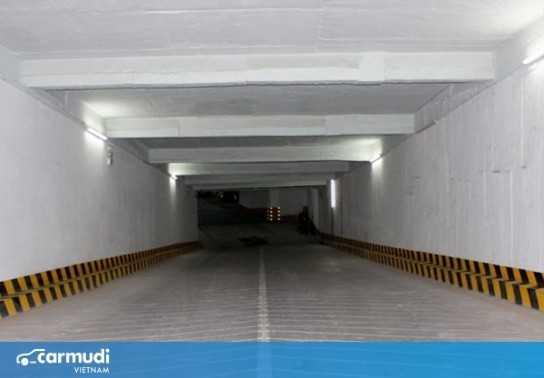 Bỏ túi các kỹ năng lái xe xuống dốc hầm