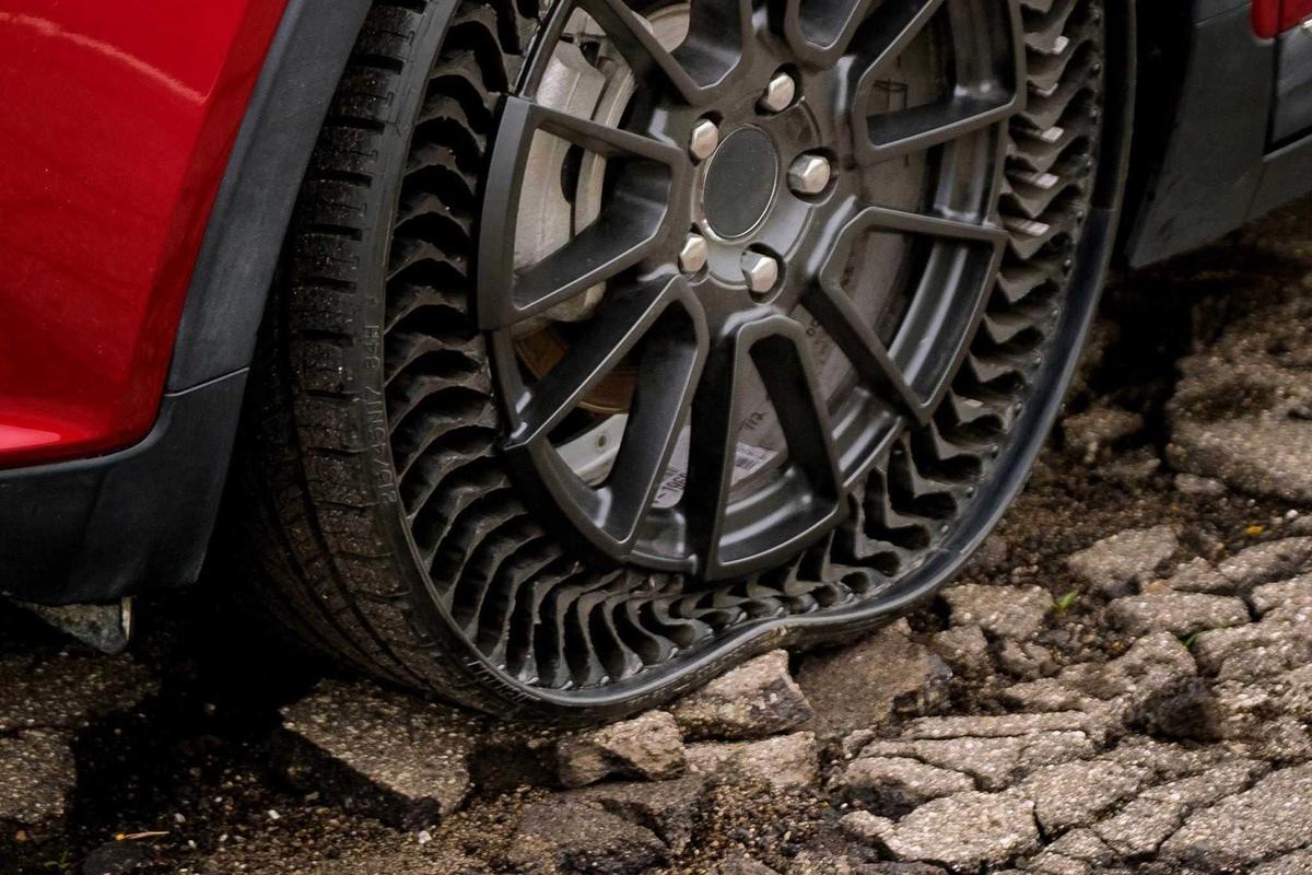 Làm thế nào để hết đau đầu với nổ lốp xe trong mùa nắng nóng?